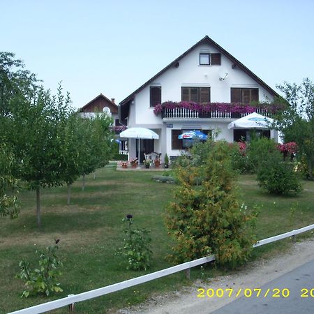 Guest House Adrijana Селиште-Дрежничко Экстерьер фото