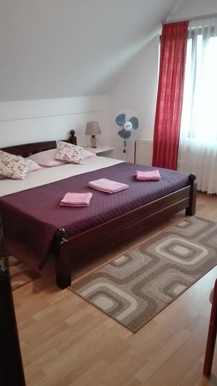 Guest House Adrijana Селиште-Дрежничко Экстерьер фото