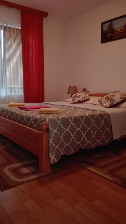 Guest House Adrijana Селиште-Дрежничко Экстерьер фото